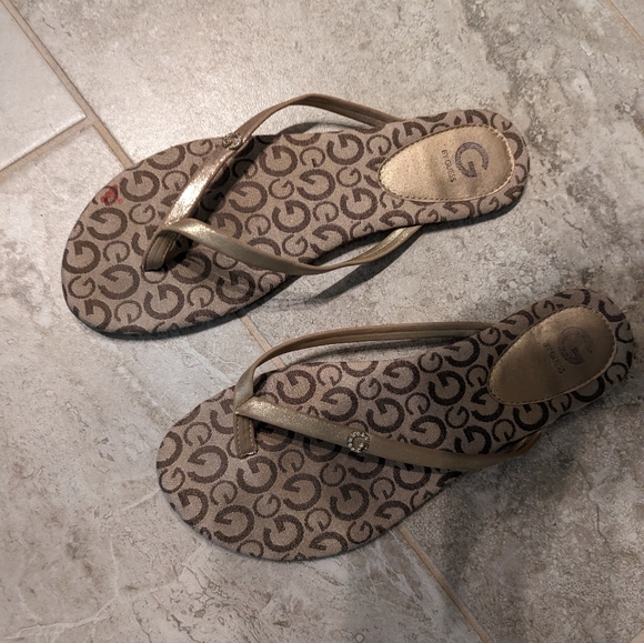 Guess Flip Flops size 9 - Picture 4 of 5